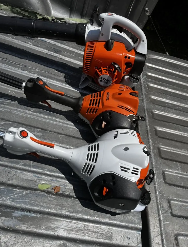 Professional lawn care service experts serving Cleveland, TN - Moore's Lawn Service