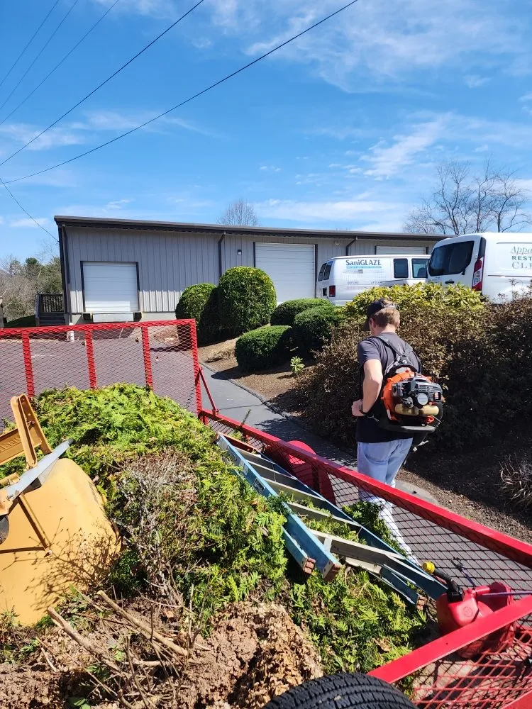 Affordable residential landscaping experts serving Leicester, NC - Moore's Lawncare and Services