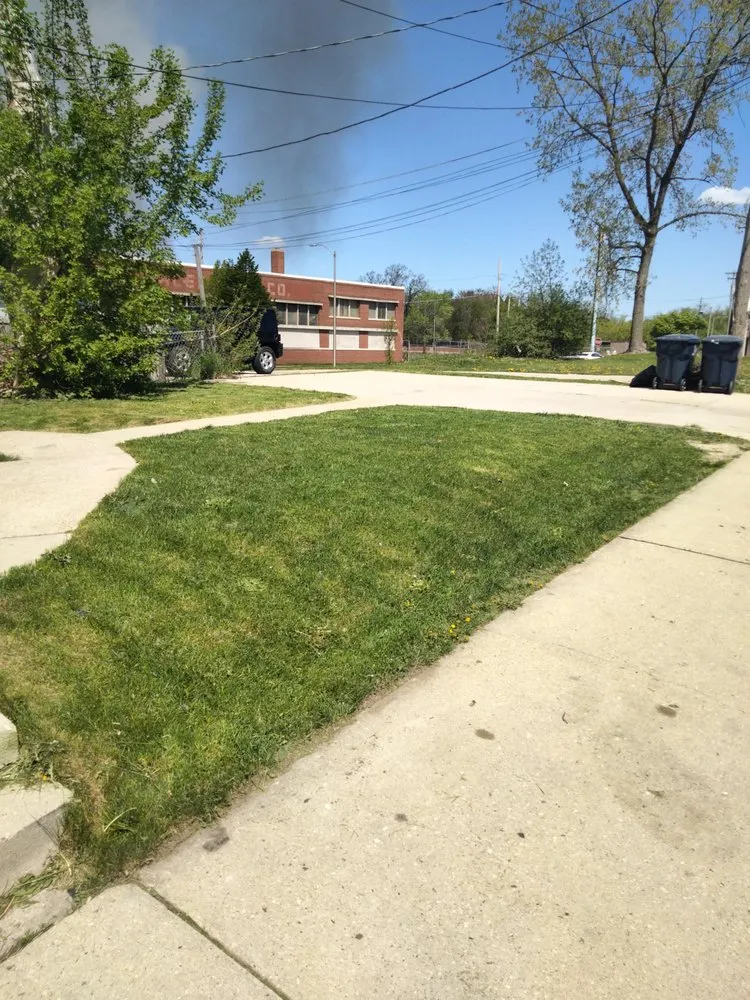 Expert residential landscaping for residential properties in Milwaukee, WI by Moorish Express Line Services