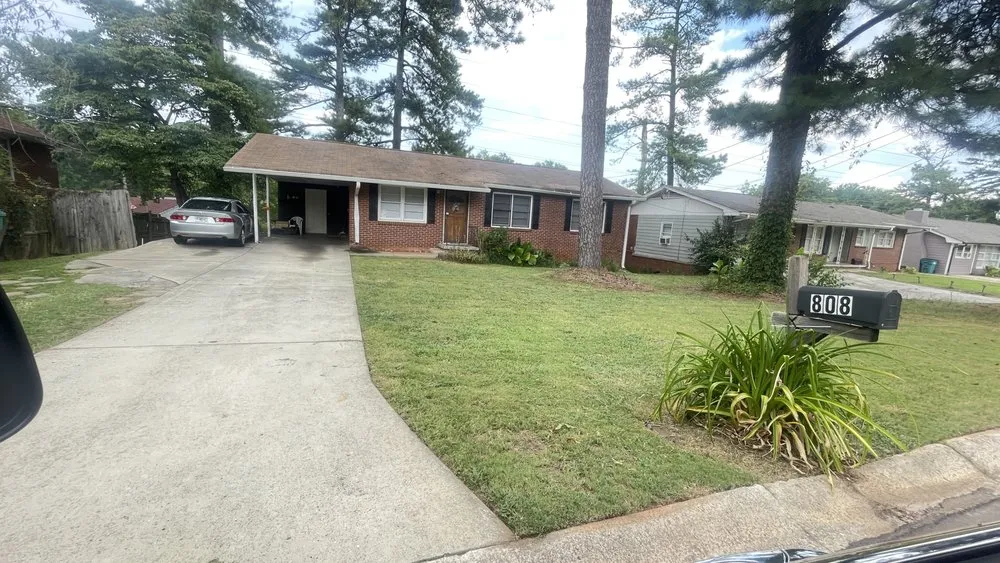 Affordable lawn care service experts serving Jonesboro, GA - Mopar Mowing