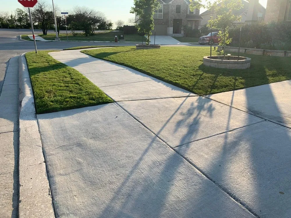 Local lawn care service experts serving San Antonio, TX - Morales Lawn Service