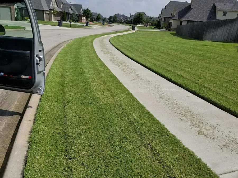 Affordable lawn mowing service for beautiful yards in Tulsa, OK by Morales Lawn Services