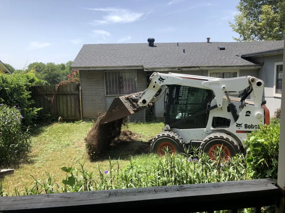 Custom outdoor landscaping in Dallas, TX by Mora’s Landscape