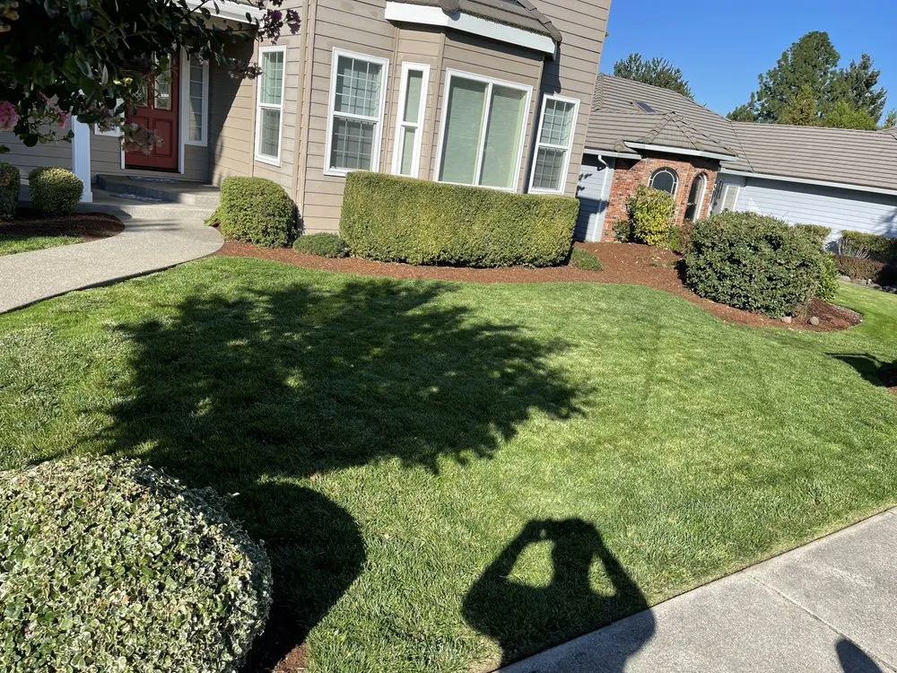 Expert garden landscaping for residential properties in Grants Pass, OR by Mora’s landscape maintenance
