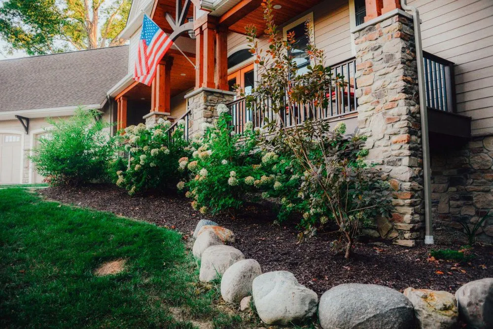 Custom lawn care service experts serving Broadview Heights, OH - Morel Landscaping