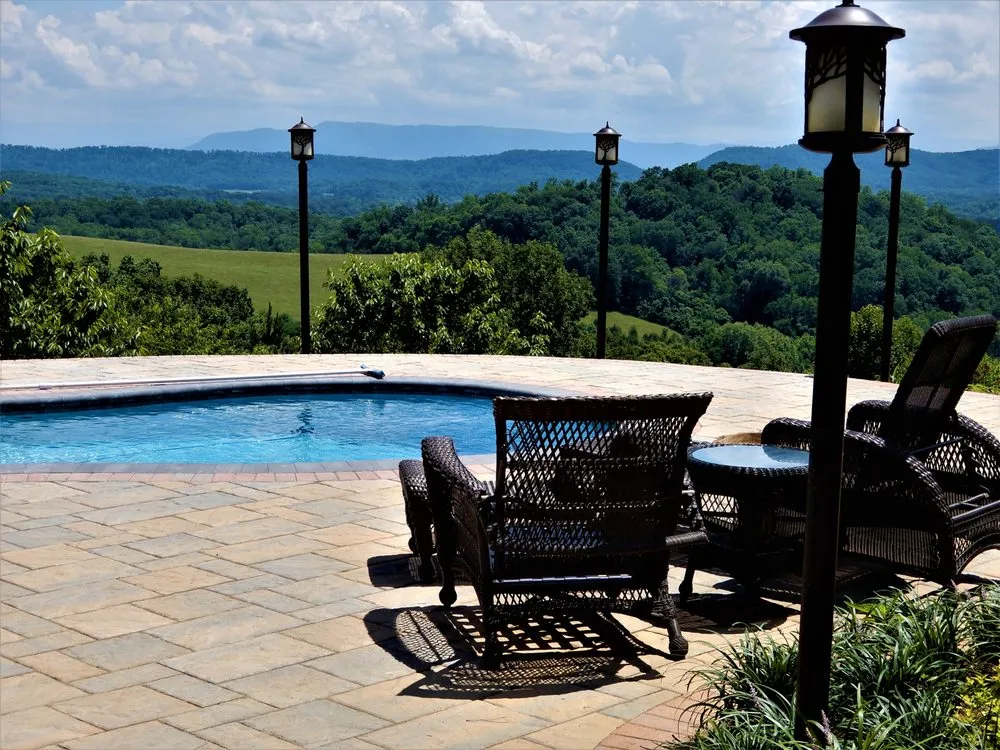 Affordable lawn care service experts serving Knoxville, TN - Morello & Associates Landscape Architecture & Land Planning