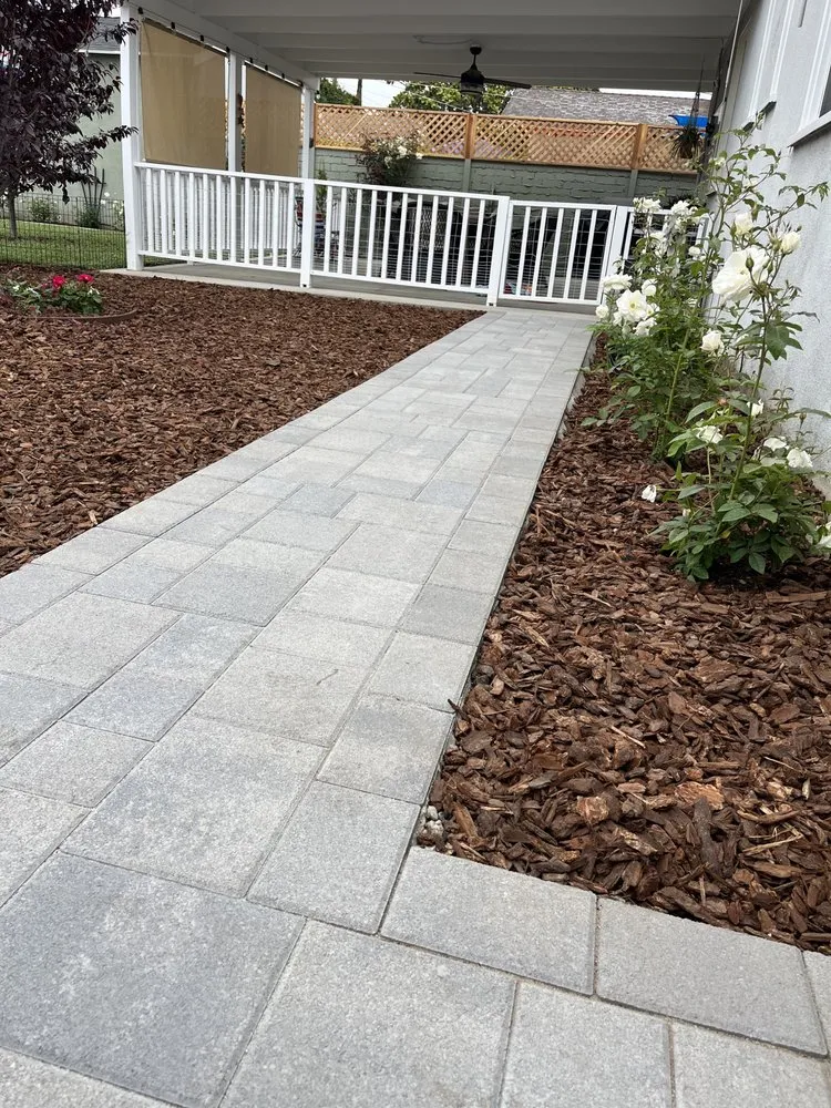 Top-rated lawn mowing service in Los Angeles, CA by Moreno Garden Service