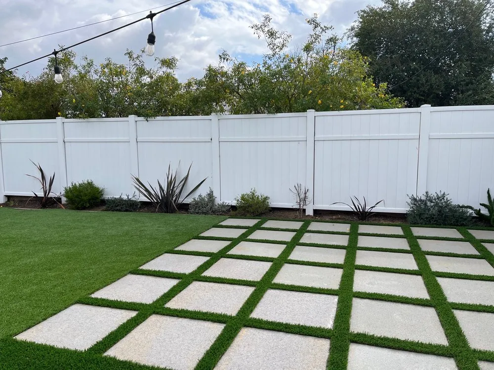 Custom garden landscaping in Los Angeles, CA by Moreno Garden Service