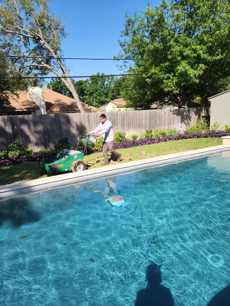 Local yard cleanup service in Georgetown, TX - Moreno Lawn Service