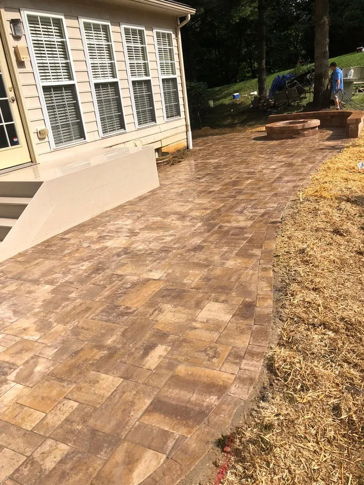 Professional yard maintenance experts serving Menlo Park, CA - Moreno Pavers
