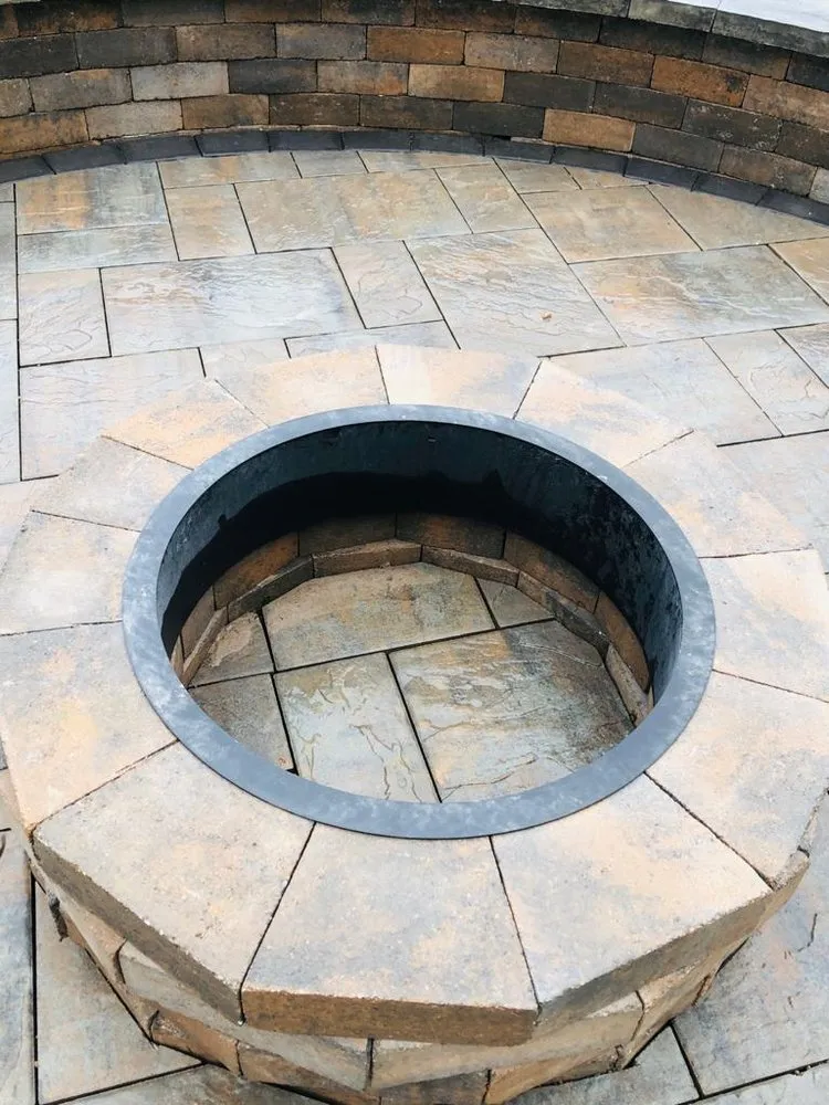 Professional yard cleanup service for homes in Menlo Park, CA by Moreno Pavers