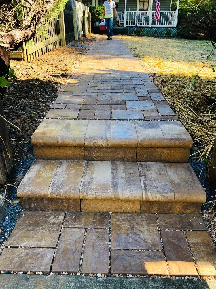 Affordable lawn care service with custom design across Menlo Park, CA - Moreno Pavers