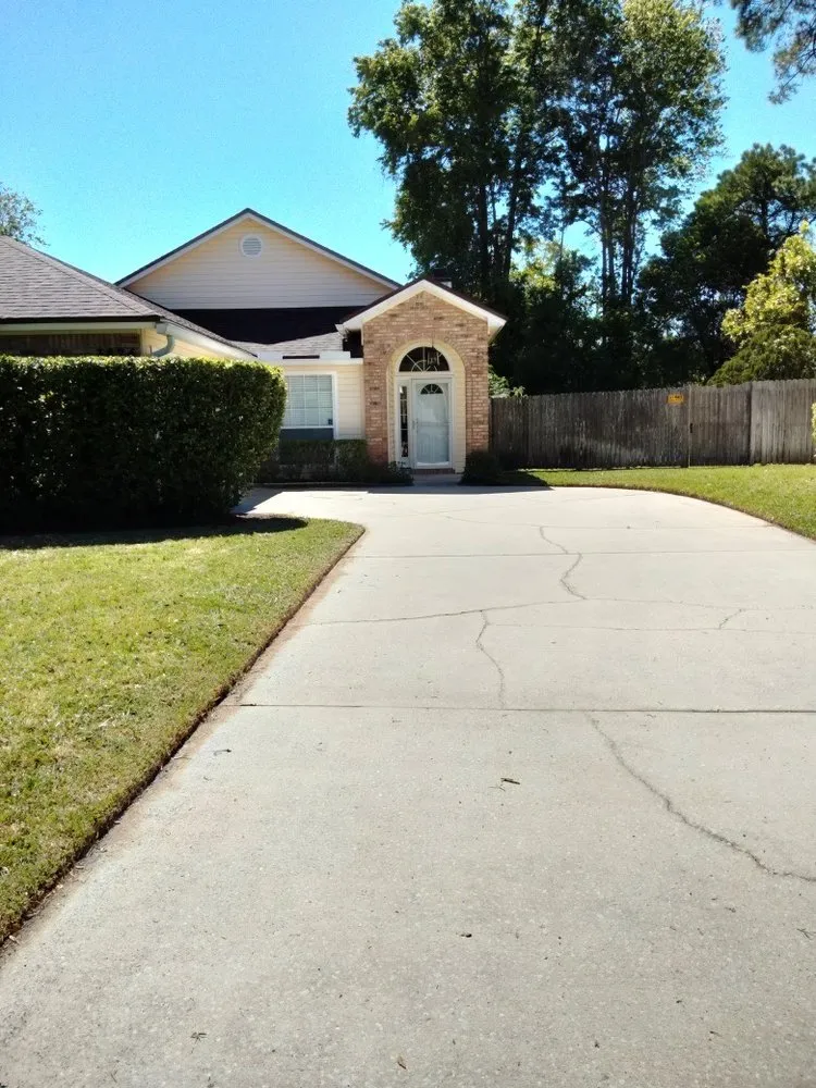 Local yard maintenance for residential properties in Jacksonville, FL by Morningstar Lawn Maintenance & More