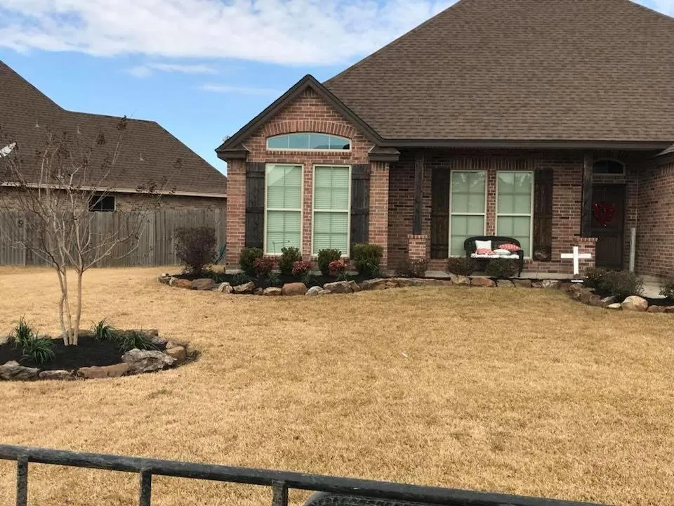 Top-rated residential landscaping experts serving Sealy, TX - Morrell Outdoors