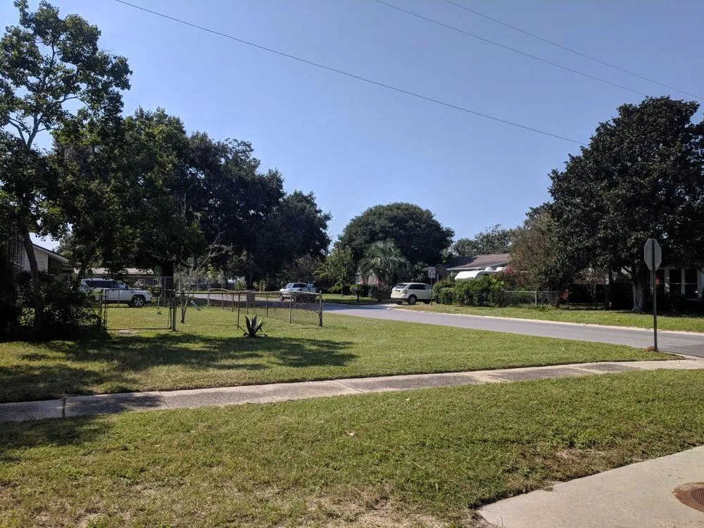 Top-rated yard maintenance in Pensacola, FL by Morris & Morris Landscaping