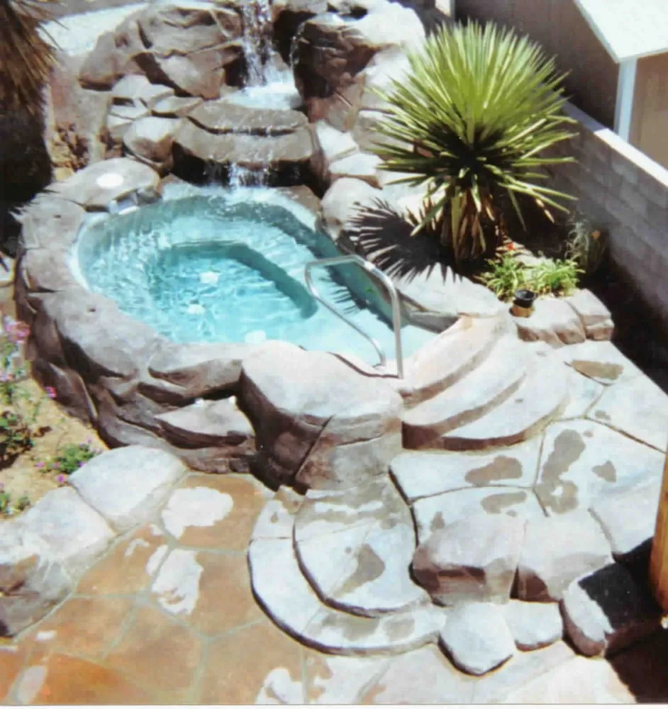 Professional yard maintenance in Charlottesville, VA by Morris Lawn Care & Services