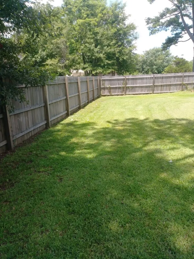 Custom yard cleanup service for beautiful yards across Gulfport, MS - Morrissette's Custom Concepts