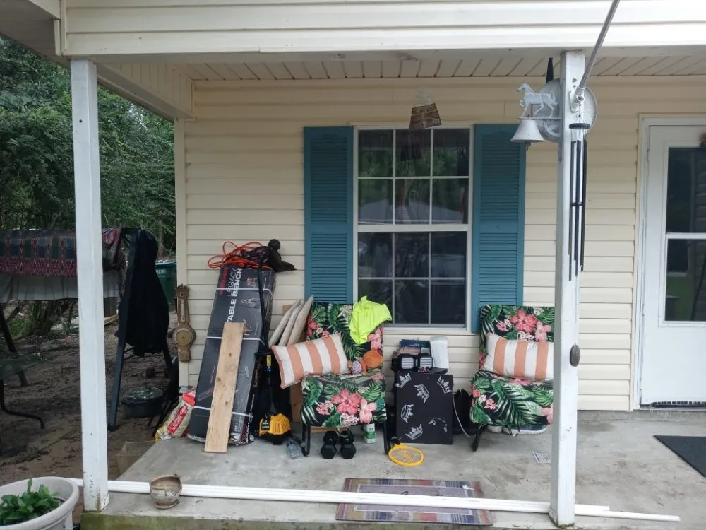 Reliable yard cleanup service for residential properties in Gulfport, MS by Morrissette's Custom Concepts