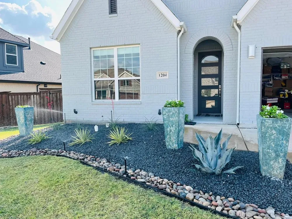 Top-rated yard cleanup service near you in Blue Mound, TX by Mo's Luxury Landscaping