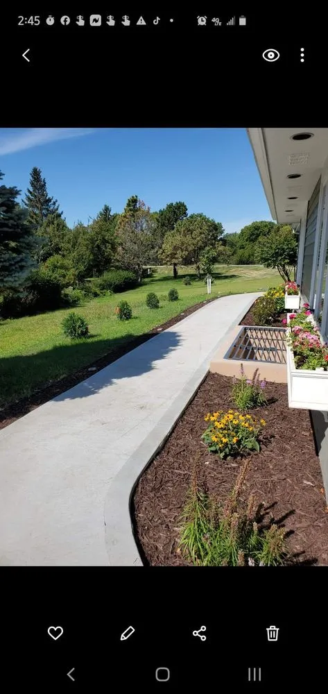 Professional garden landscaping in Rochester, MN - MOS Majerus Outdoor Services