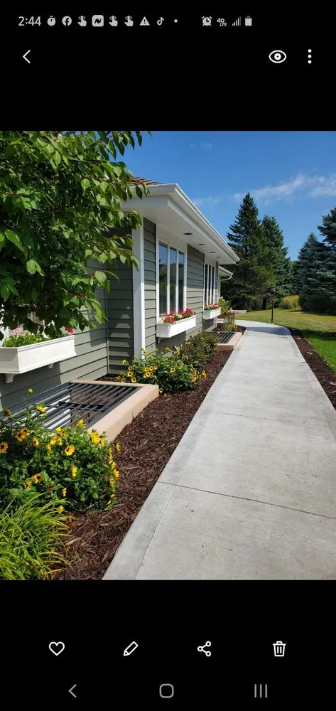 Custom lawn care service experts serving Rochester, MN - MOS Majerus Outdoor Services