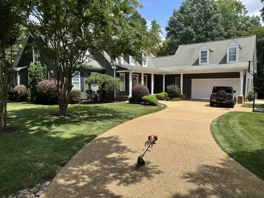 Moseleys Lawn Care Logo