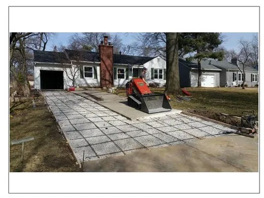 Moser Lawn & Landscape Logo