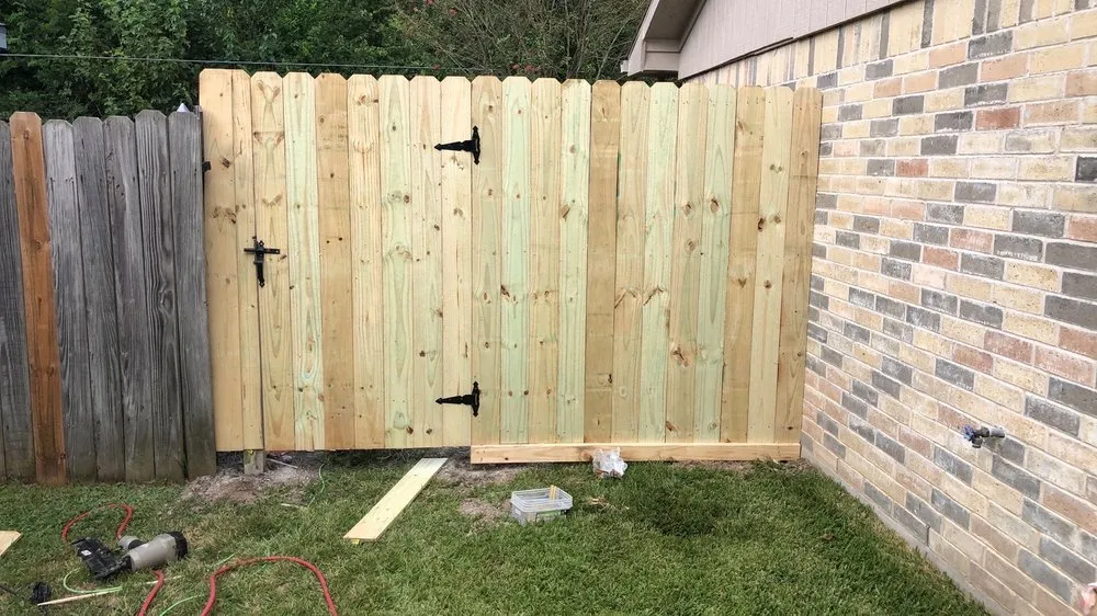 Reliable lawn care service in Houston, TX - Moses Pool, Spa & Landscaping