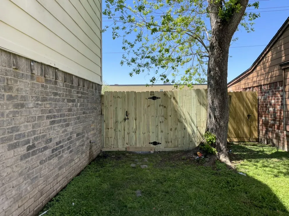 Reliable lawn care service experts serving Houston, TX - Moses Pool, Spa & Landscaping