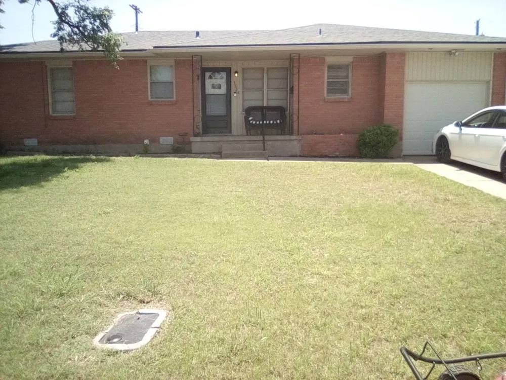 Top-rated garden landscaping for homes in Lawton, OK by Mosley Mows