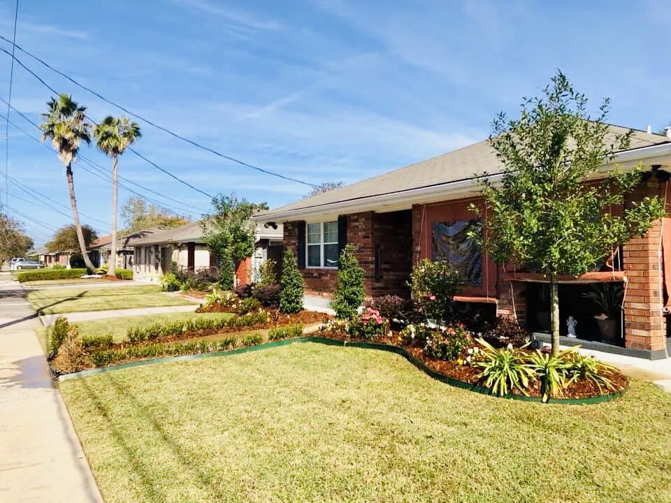 Affordable landscape design in Kenner, LA by Moss Landscaping