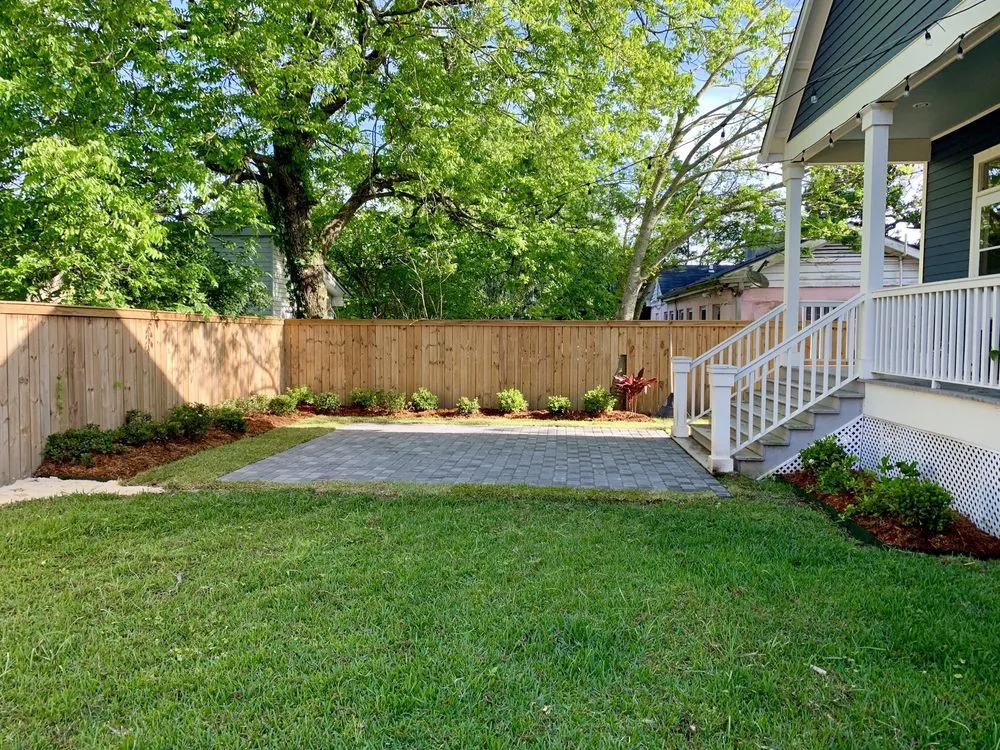 Expert garden landscaping in Kenner, LA by Moss Landscaping