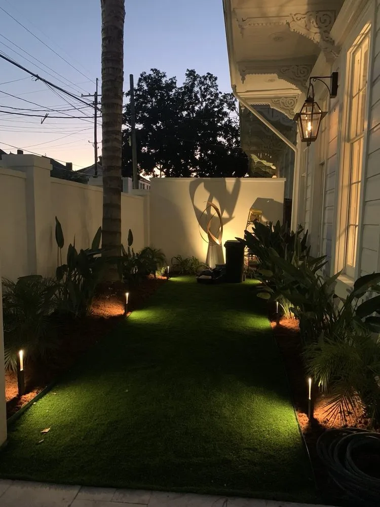 Custom lawn mowing service near you in Kenner, LA by Moss Landscaping