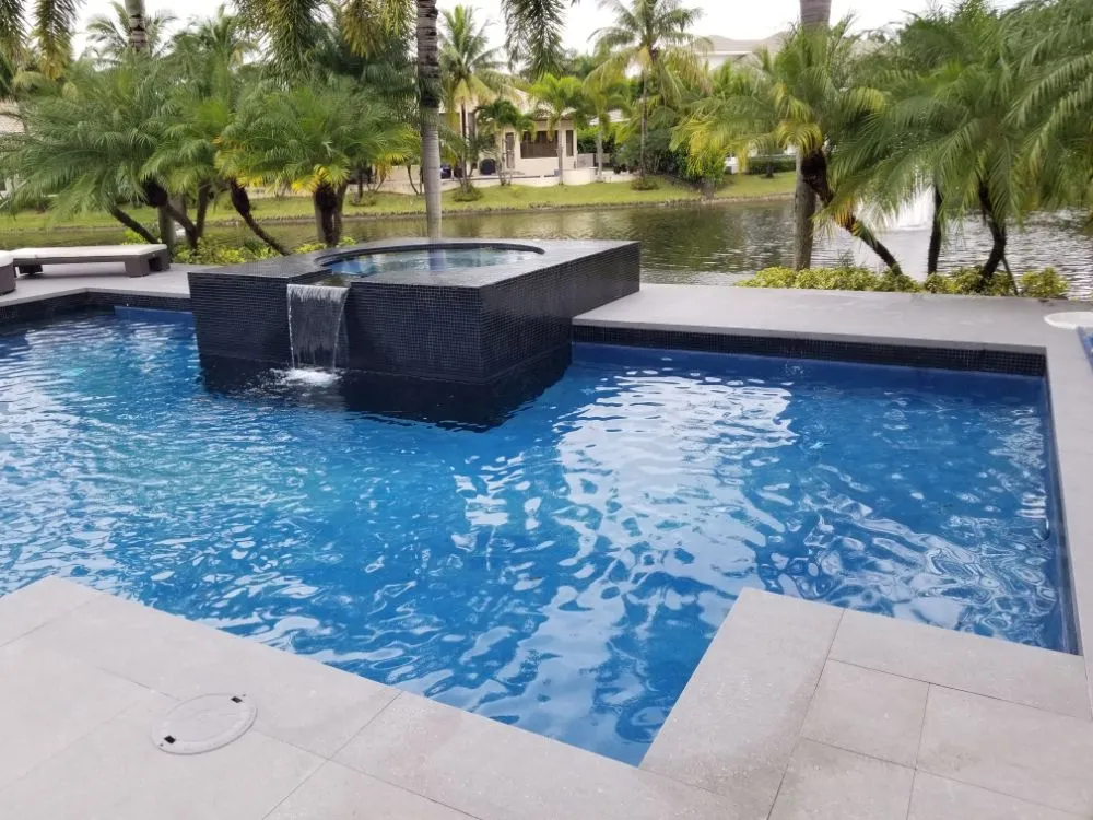 Expert yard cleanup service in Weston, FL by Mota Design