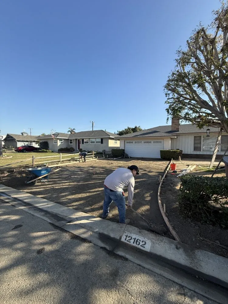 Reliable yard maintenance in Santa Ana, CA - Motas Builders & Landscapes