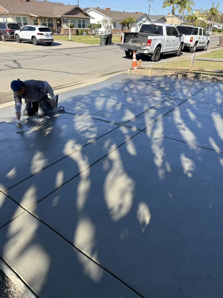 Affordable landscape design in Santa Ana, CA by Motas Builders & Landscapes