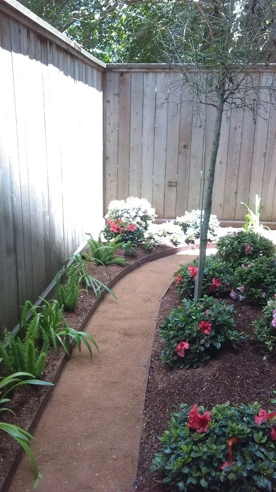 Affordable lawn mowing service in Houston, TX - Mota's Landscaping