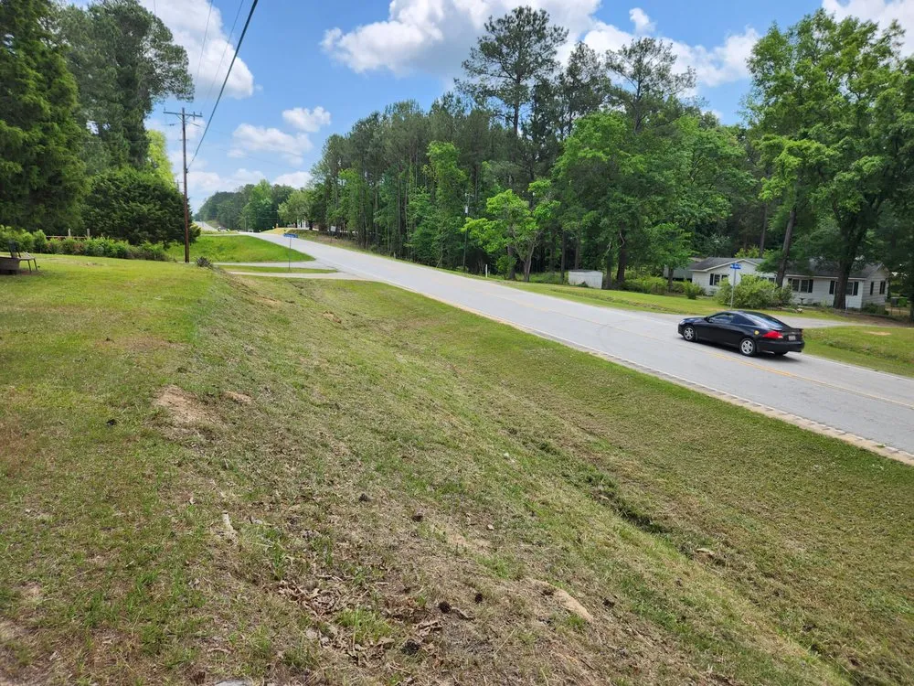 Affordable outdoor landscaping experts serving Winnsboro, SC - Mother Nature Cuts