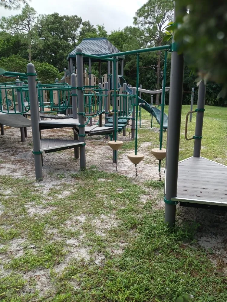 Top-rated lawn care service for residential properties in Delray Beach, FL by Mother's Little Helper