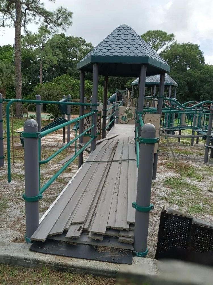 Professional yard maintenance experts serving Delray Beach, FL - Mother's Little Helper