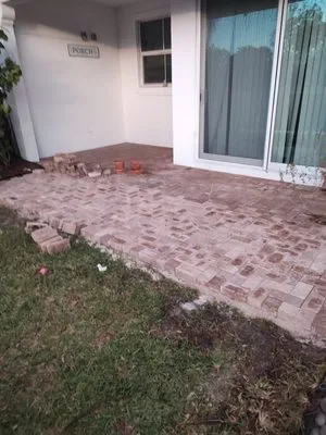 Mother's Little Helper Logo