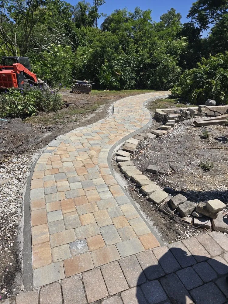 Top-rated outdoor landscaping in Lakewood Ranch, FL by Motion MGNT