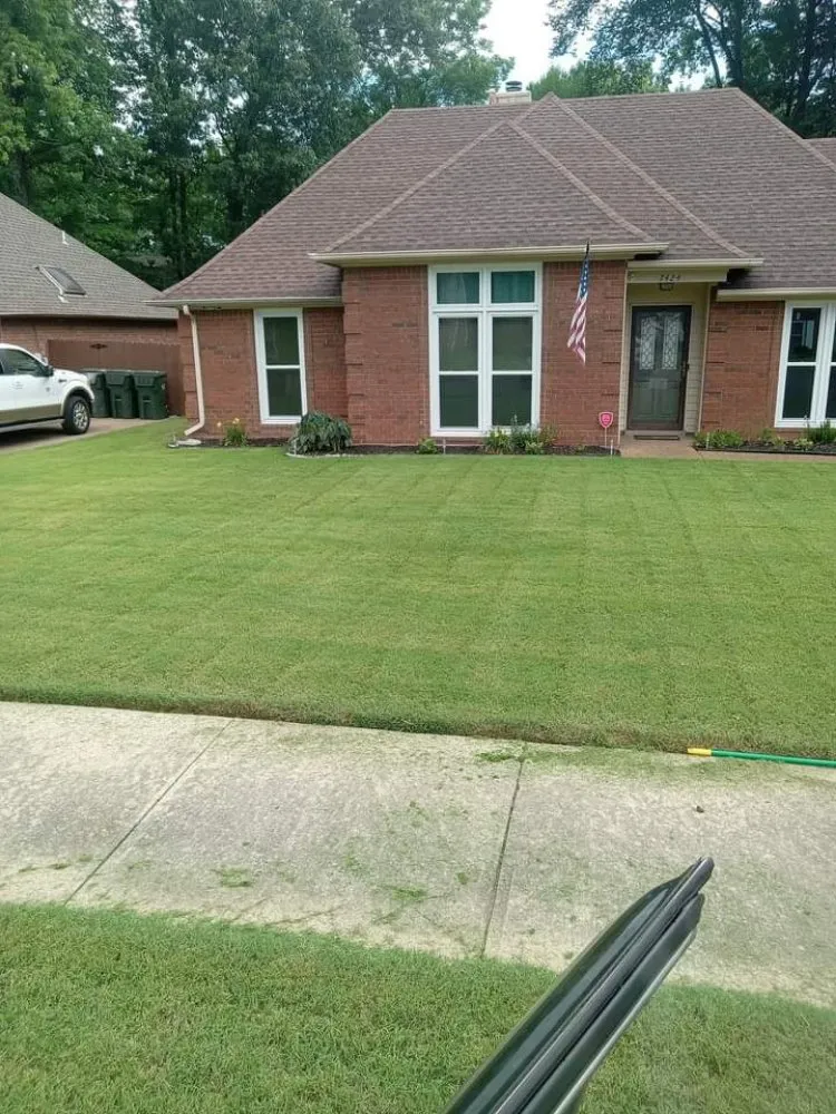 Top-rated outdoor landscaping in Memphis, TN by Motons Lawn Services & Landscaping