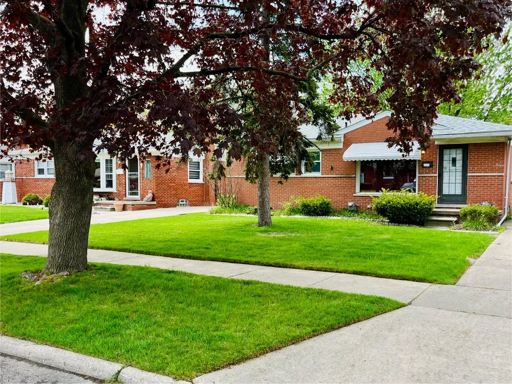 Local residential landscaping in Grosse Pointe Farms, MI - Motor City Mowing