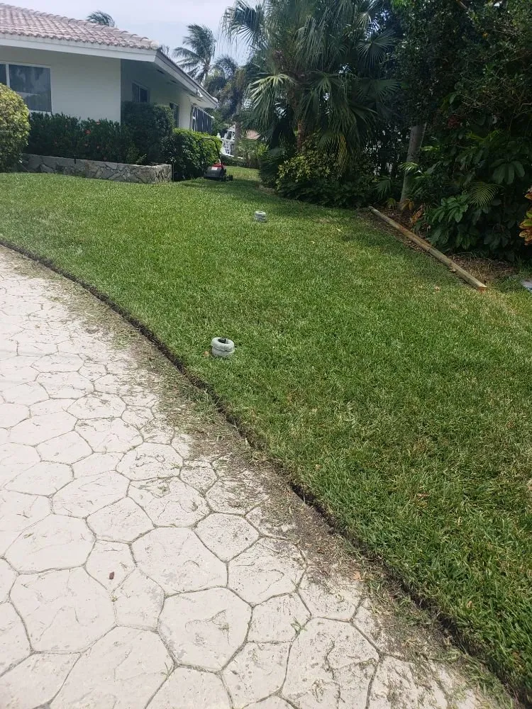 Trusted garden landscaping for homes across Pompano Beach, FL - Mott's Landscaping and Tree service