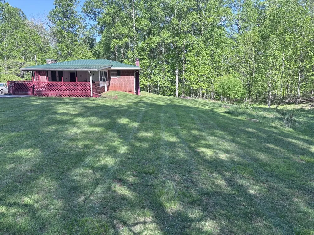 Custom residential landscaping experts serving Hiawassee, GA - Mountain Adventure Landscaping