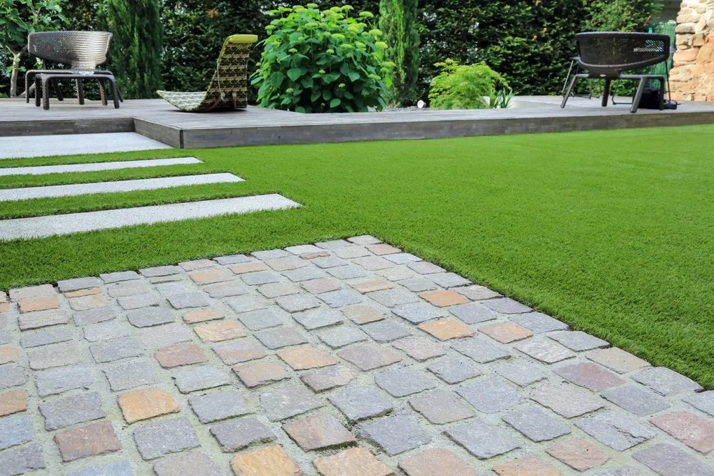 Expert lawn care service in Mountain Brook, AL by Mountain Brook Landscaping