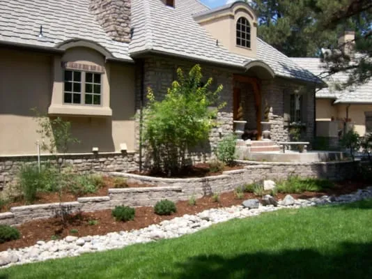 Mountain DesignScapes Logo