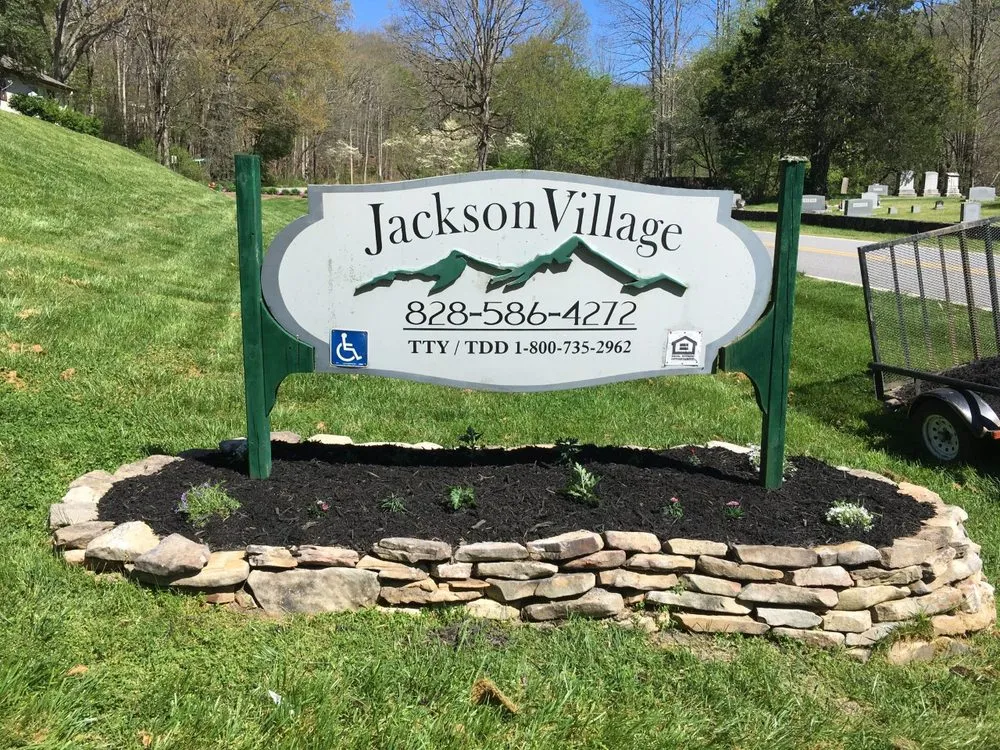 Top-rated garden landscaping in Sylva, NC by Mountain Home & Lawn