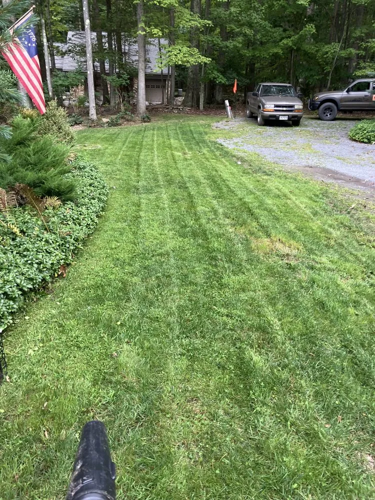 Custom yard maintenance in Oakland, MD by Mountain Lawn